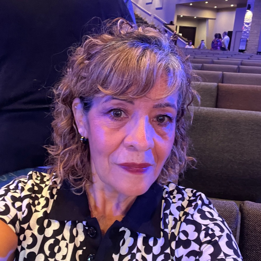 Meet your Posher, Gloria